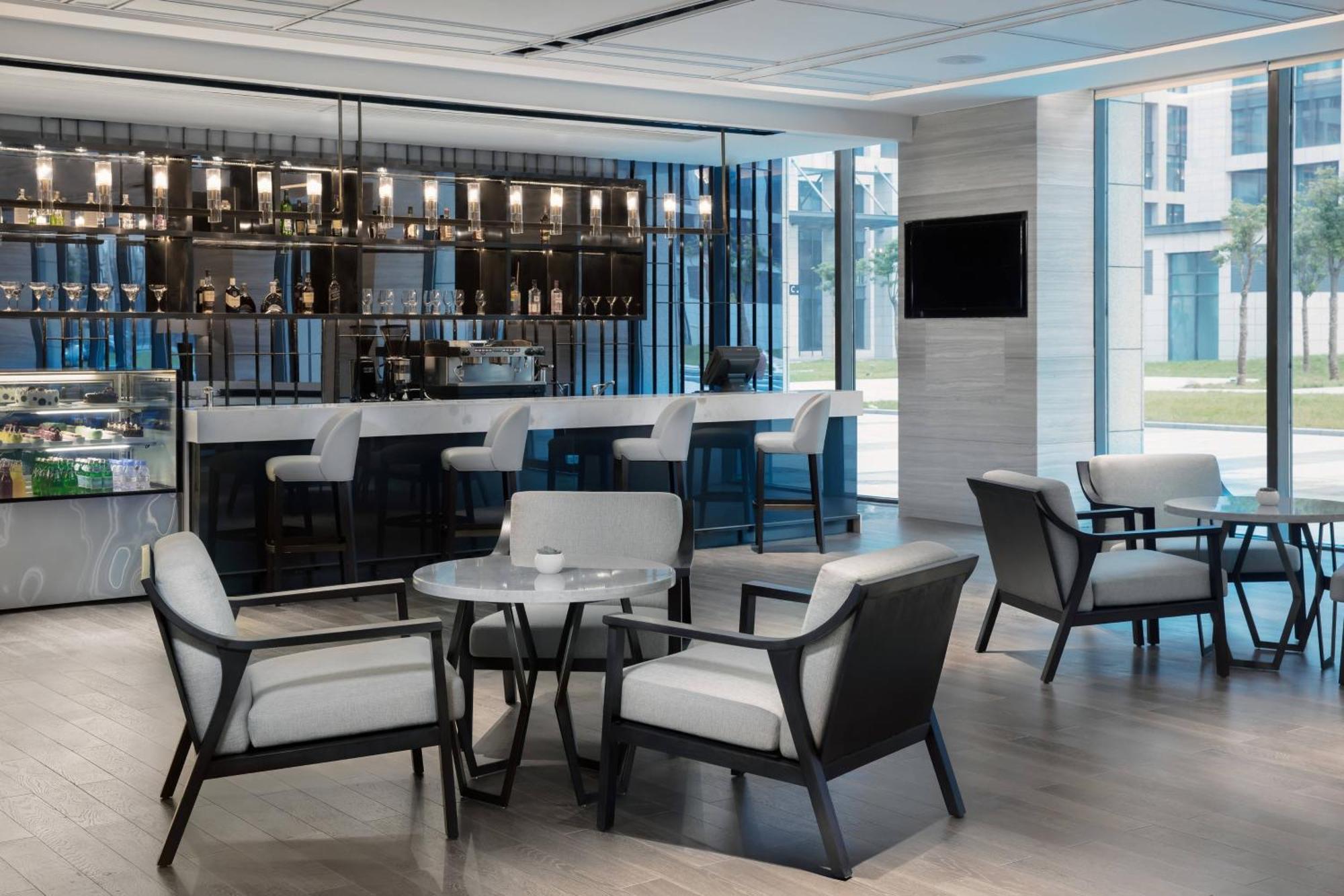 Courtyard By Marriott Zhengzhou Airport Hotel Exterior foto